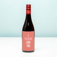 Wijnfles met I Fucking Love You label